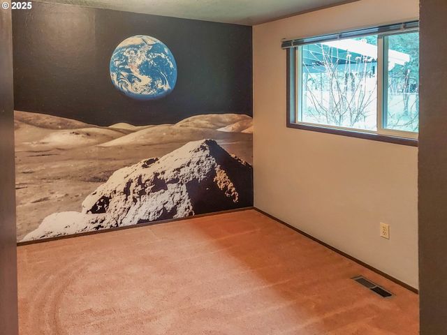 210 CHEROKEE Ave, Roseburg, OR 97471