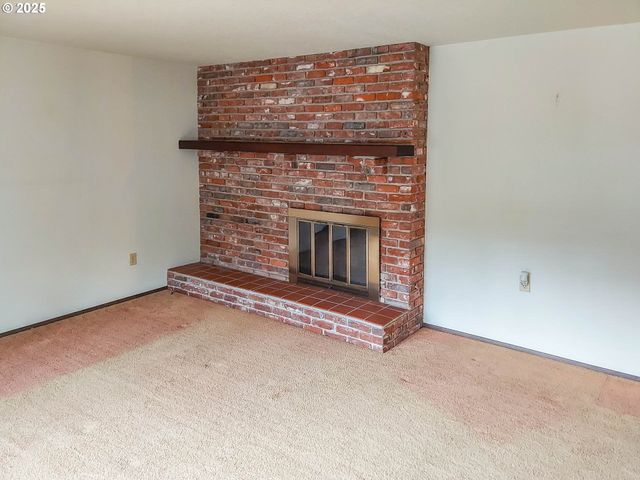 210 CHEROKEE Ave, Roseburg, OR 97471