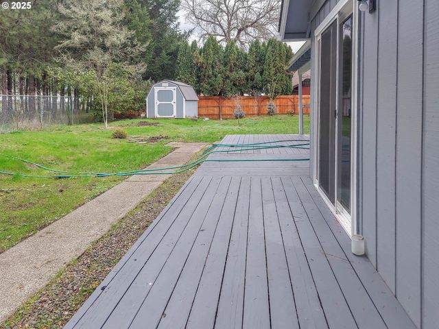 210 CHEROKEE Ave, Roseburg, OR 97471