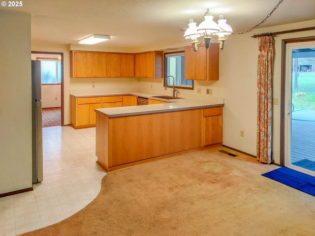 210 CHEROKEE Ave, Roseburg, OR 97471