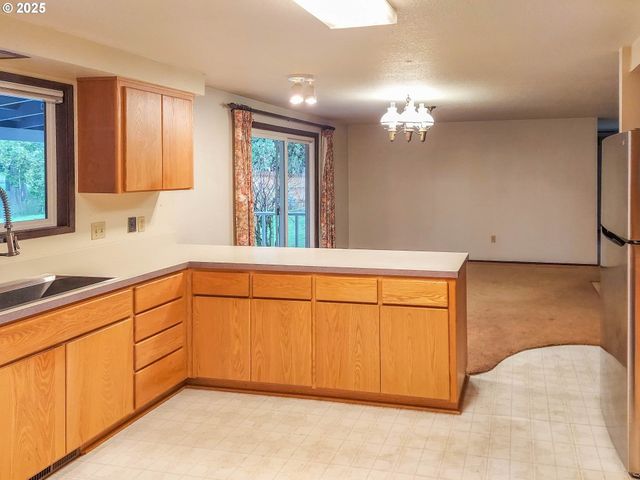 210 CHEROKEE Ave, Roseburg, OR 97471