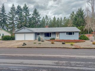210 CHEROKEE Ave, Roseburg, OR 97471