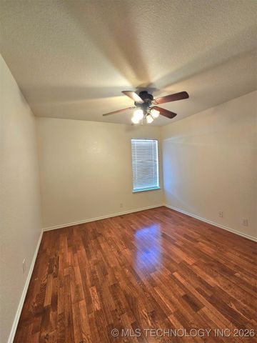 2018 W COLLEGE Street, Broken Arrow, OK 74012