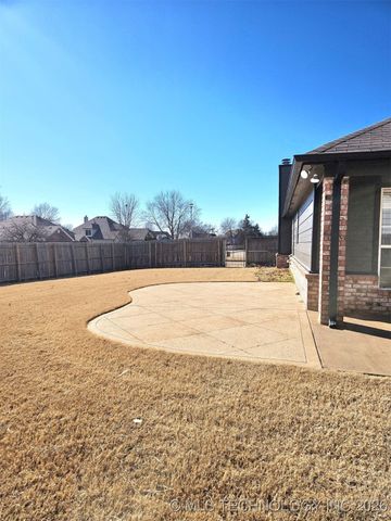 2018 W COLLEGE Street, Broken Arrow, OK 74012