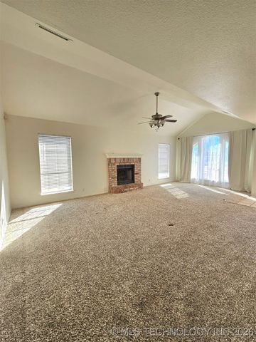 2018 W COLLEGE Street, Broken Arrow, OK 74012