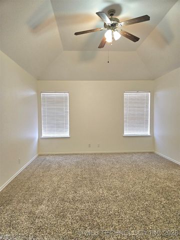 2018 W COLLEGE Street, Broken Arrow, OK 74012