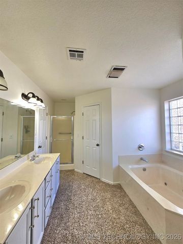 2018 W COLLEGE Street, Broken Arrow, OK 74012