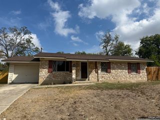 203 Chesswood, San Antonio, TX 78228