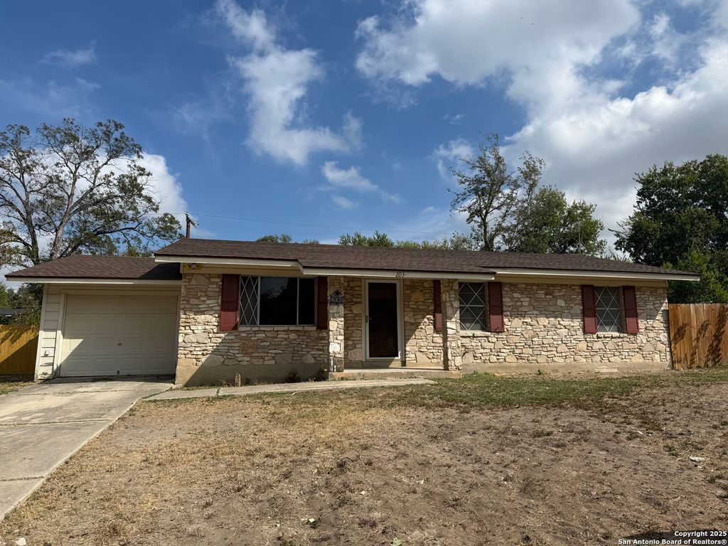 203 Chesswood, San Antonio, TX 78228