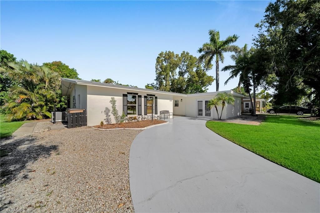 Image 1 of property listing at 4118 SE 3rd AVE, Cape Coral, FL 33904