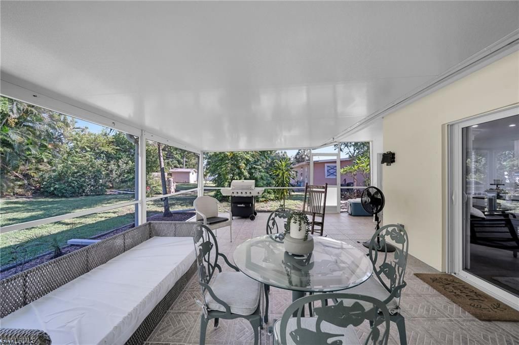 Image 32 of property listing at 4118 SE 3rd AVE, Cape Coral, FL 33904