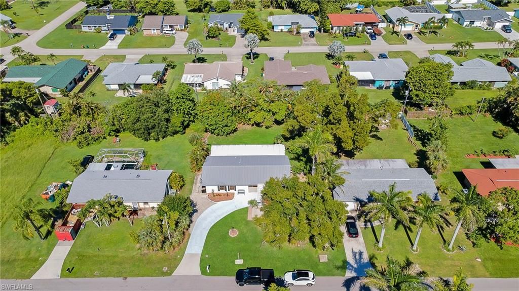 Image 35 of property listing at 4118 SE 3rd AVE, Cape Coral, FL 33904