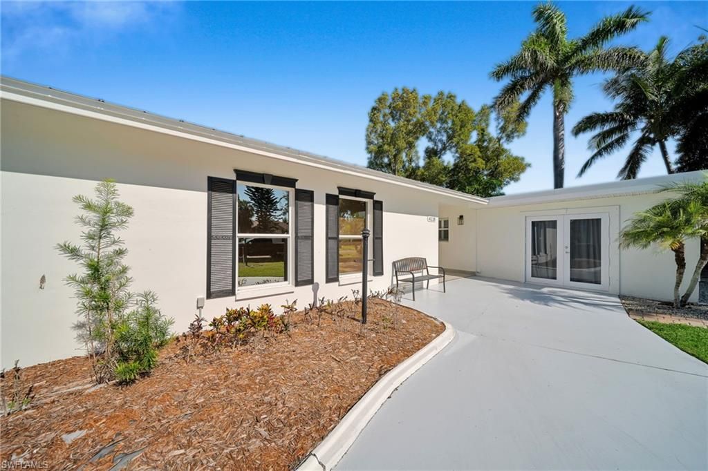 Image 4 of property listing at 4118 SE 3rd AVE, Cape Coral, FL 33904