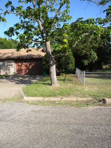 1450 W Ash Street, Stephenville, TX 76401