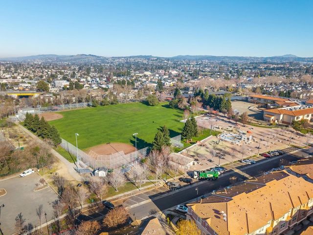 204 Sullivan Way, Hayward, CA 94541