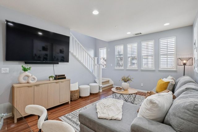 204 Sullivan Way, Hayward, CA 94541