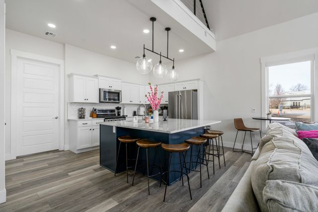 37200 S Cliff Crest Drive, Vinita, OK 74301