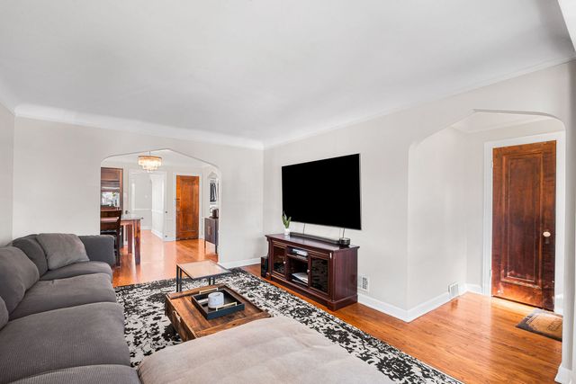5704 N Major Avenue, Chicago, IL 60646