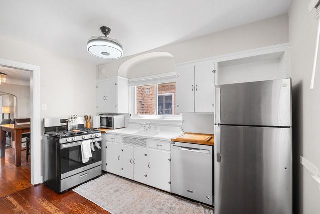 5704 N Major Avenue, Chicago, IL 60646