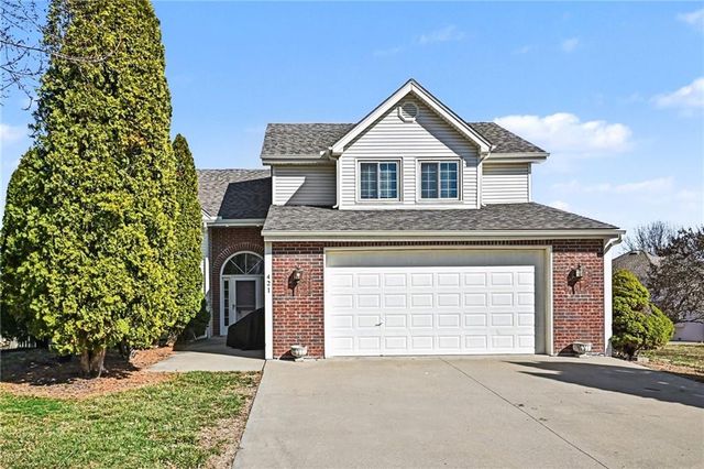 421 Fletcher Drive, Smithville, MO 64089