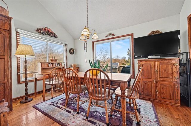 421 Fletcher Drive, Smithville, MO 64089