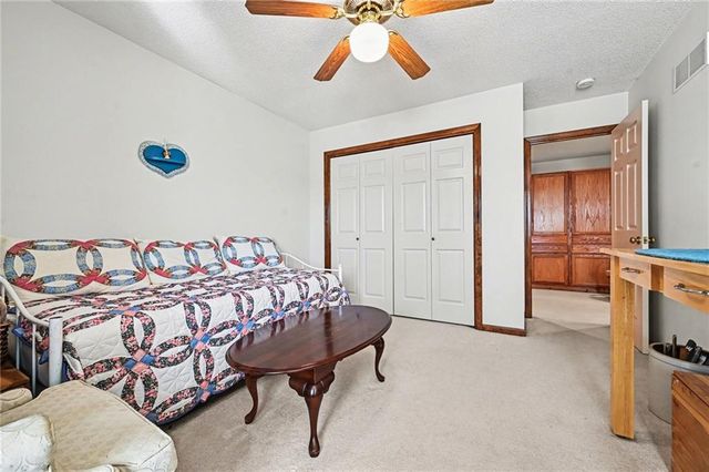 421 Fletcher Drive, Smithville, MO 64089