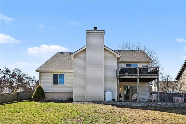 421 Fletcher Drive, Smithville, MO 64089