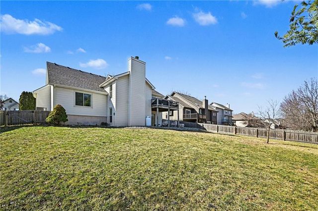 421 Fletcher Drive, Smithville, MO 64089