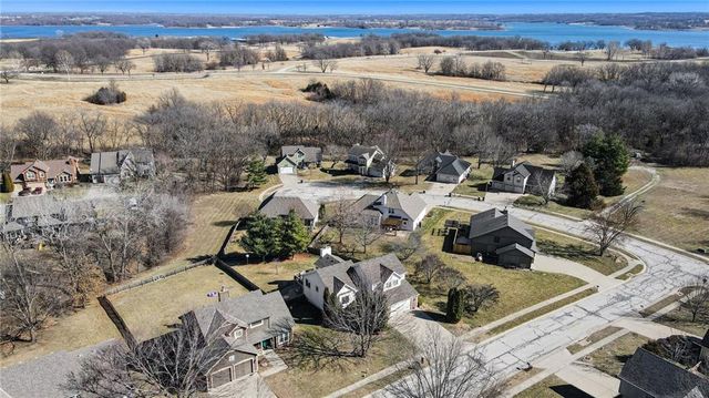 421 Fletcher Drive, Smithville, MO 64089