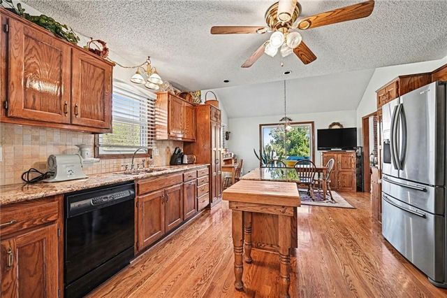 421 Fletcher Drive, Smithville, MO 64089