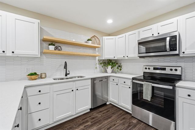 500 N Hendricks Avenue, Marion, IN 46952