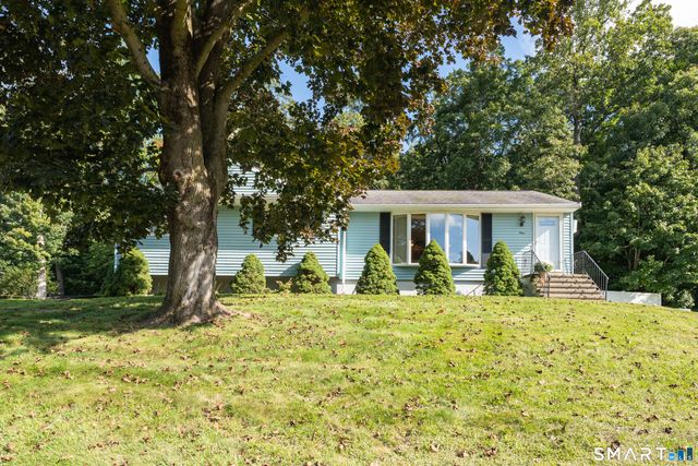 9 Robin Drive, East Haven, CT 06513
