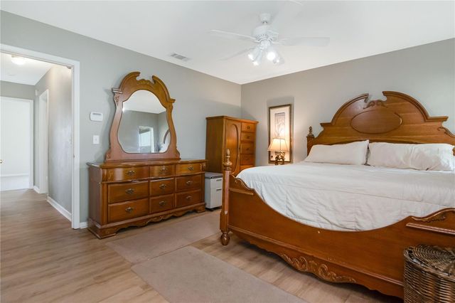 1208 LADY GUINEVERE DRIVE, Valrico, FL 33594