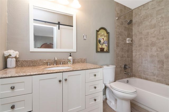 1208 LADY GUINEVERE DRIVE, Valrico, FL 33594