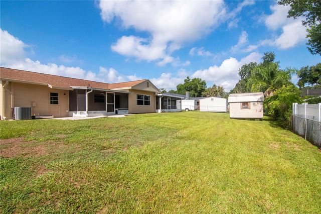 1208 LADY GUINEVERE DRIVE, Valrico, FL 33594