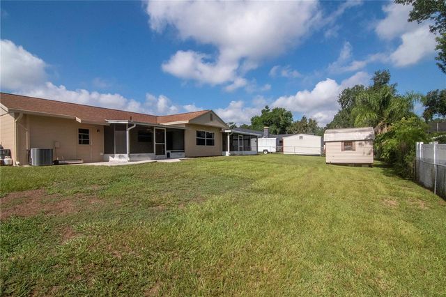 1208 LADY GUINEVERE DRIVE, Valrico, FL 33594