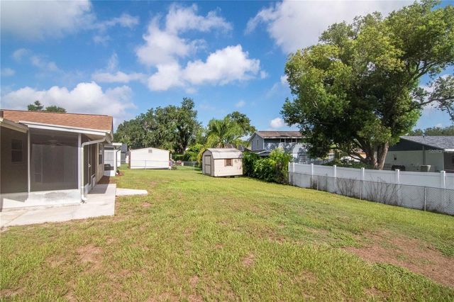 1208 LADY GUINEVERE DRIVE, Valrico, FL 33594