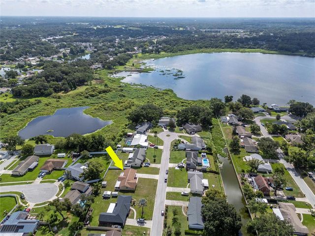 1208 LADY GUINEVERE DRIVE, Valrico, FL 33594