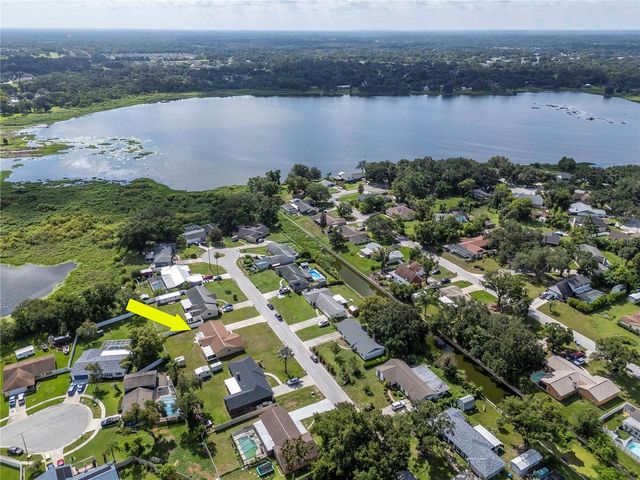 1208 LADY GUINEVERE DRIVE, Valrico, FL 33594