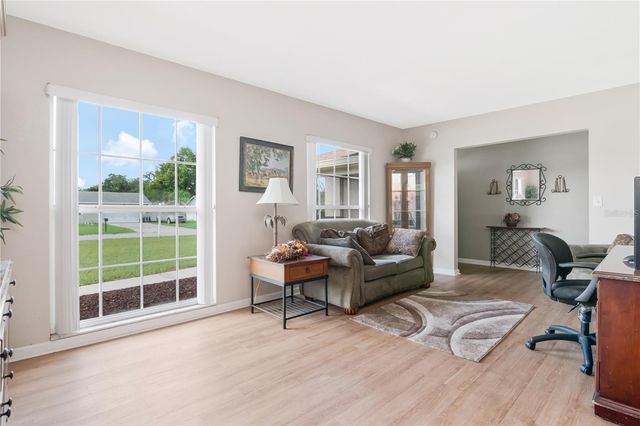 1208 LADY GUINEVERE DRIVE, Valrico, FL 33594