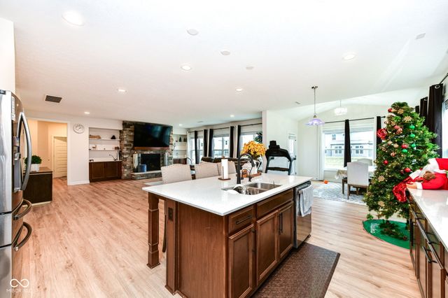 10545 Oak Bend Boulevard, Indianapolis, IN 46239