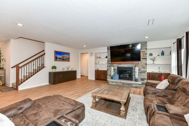 10545 Oak Bend Boulevard, Indianapolis, IN 46239