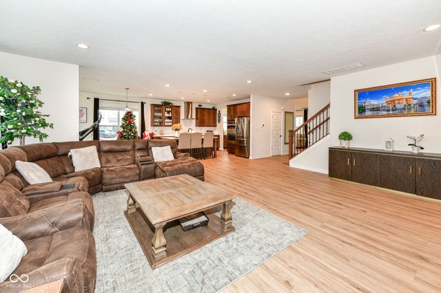 10545 Oak Bend Boulevard, Indianapolis, IN 46239