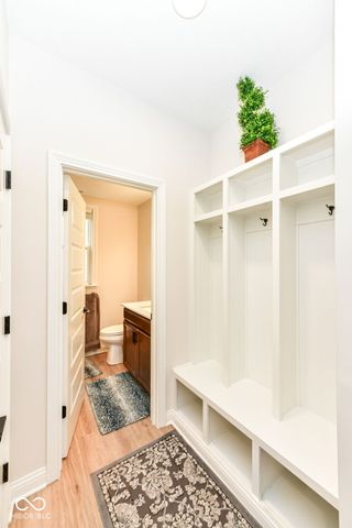 10545 Oak Bend Boulevard, Indianapolis, IN 46239