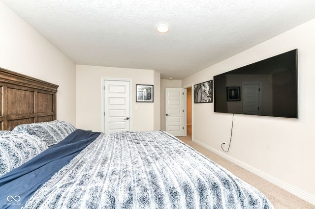 10545 Oak Bend Boulevard, Indianapolis, IN 46239