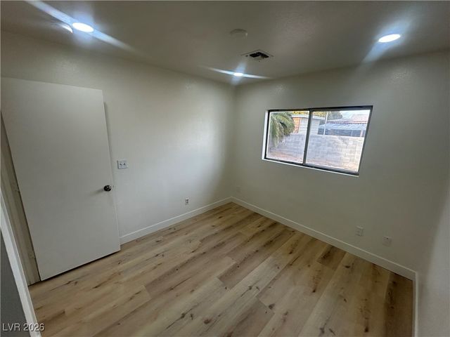 5900 Fawn Avenue, Las Vegas, NV 89107