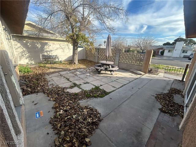 5900 Fawn Avenue, Las Vegas, NV 89107