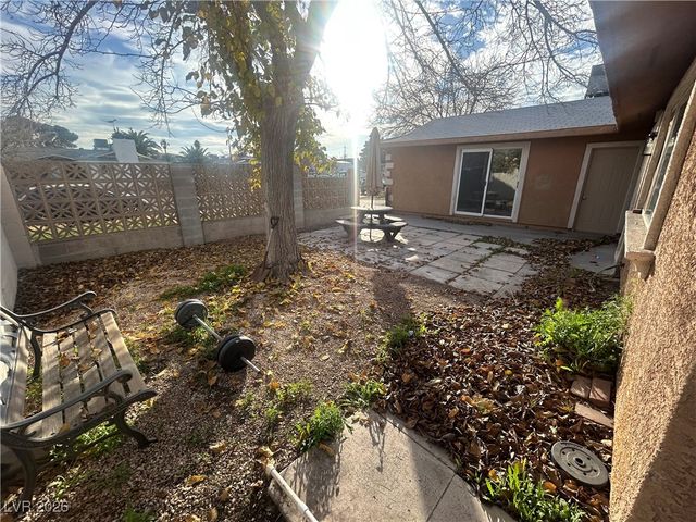 5900 Fawn Avenue, Las Vegas, NV 89107
