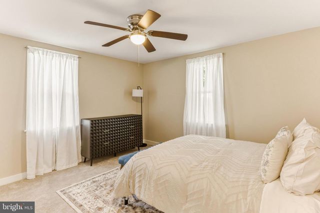 5 DIXIE DR, Penns Grove, NJ 08069