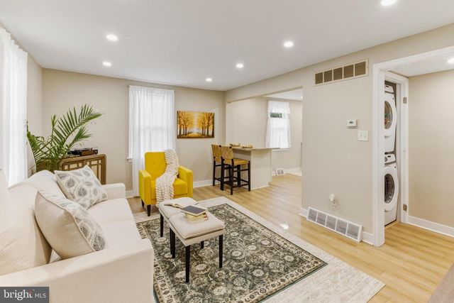 5 DIXIE DR, Penns Grove, NJ 08069
